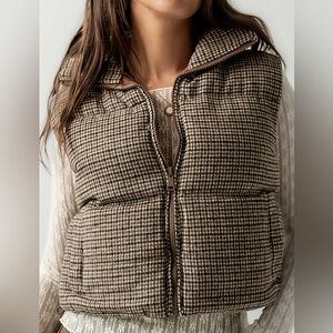 Cropped brown puffer vest